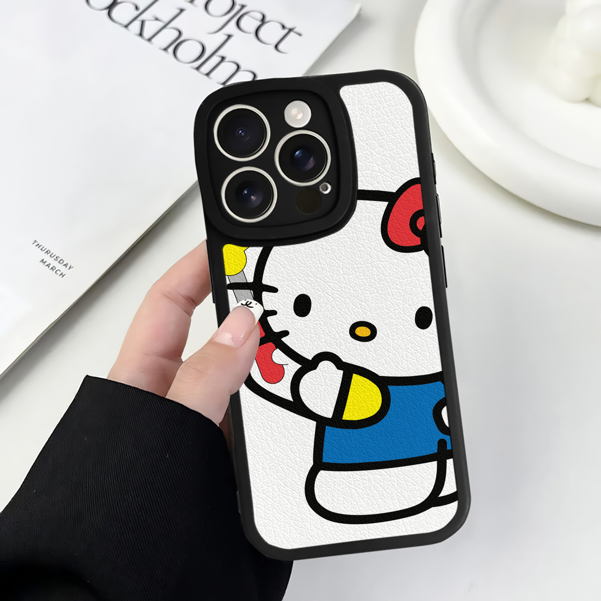 （画像用） Hello Kitty ハローキティ 【iPhone 16シリーズ対応】シリコンスマホケース（レザー調） 材質：シリコン